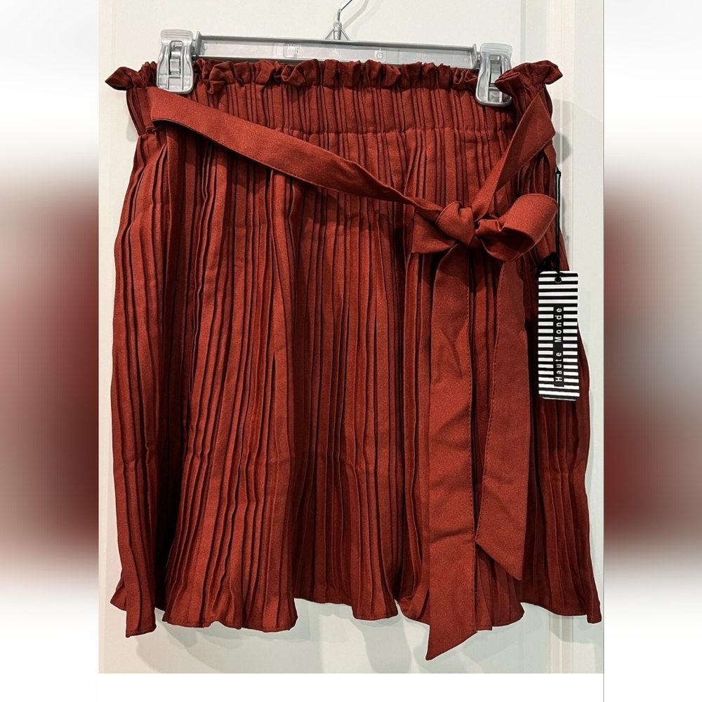 Haute Monde Blacj  Pleated Tie-Waist Skater Skirt